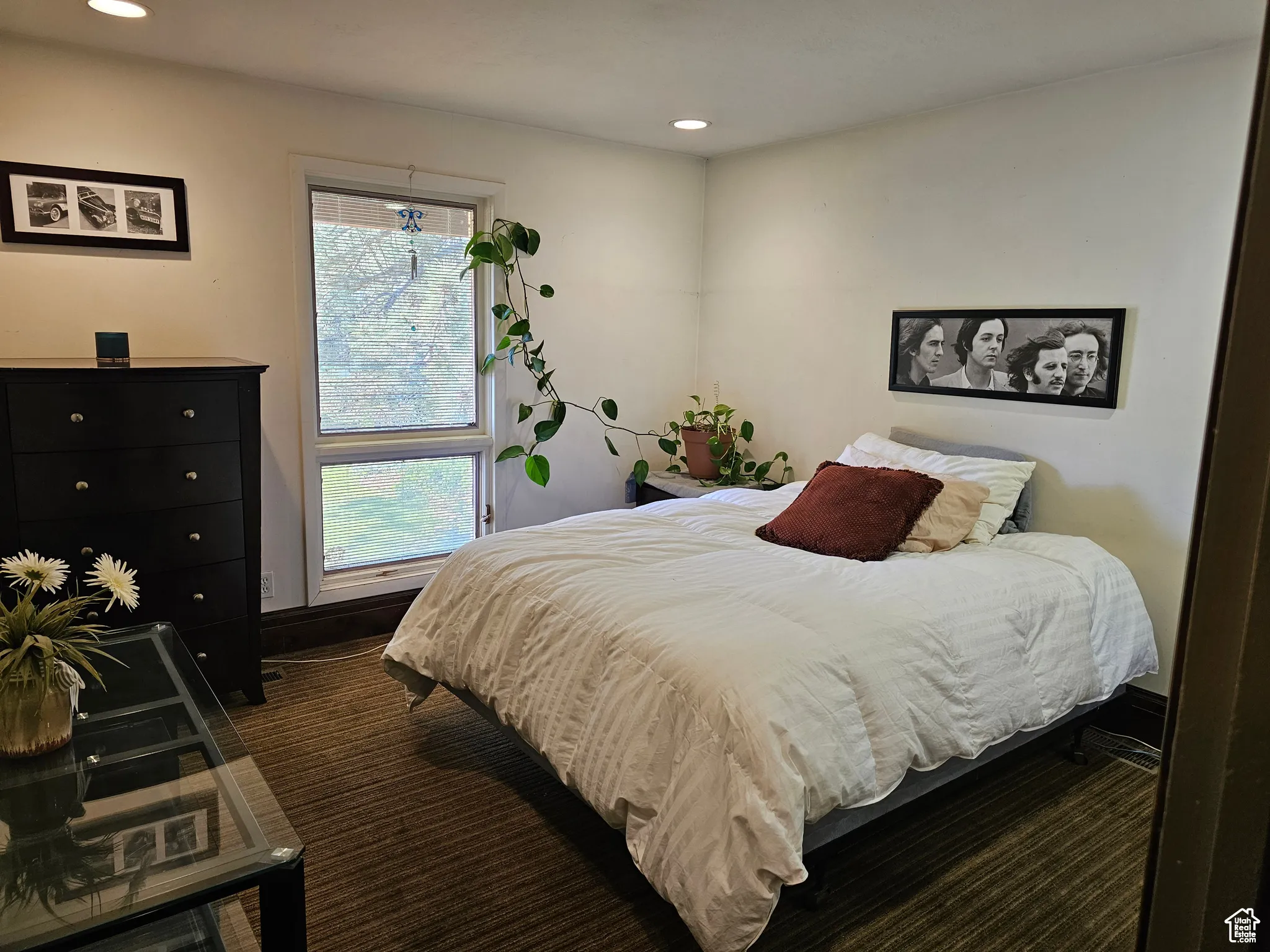 Bedroom featuring recessed lighting
