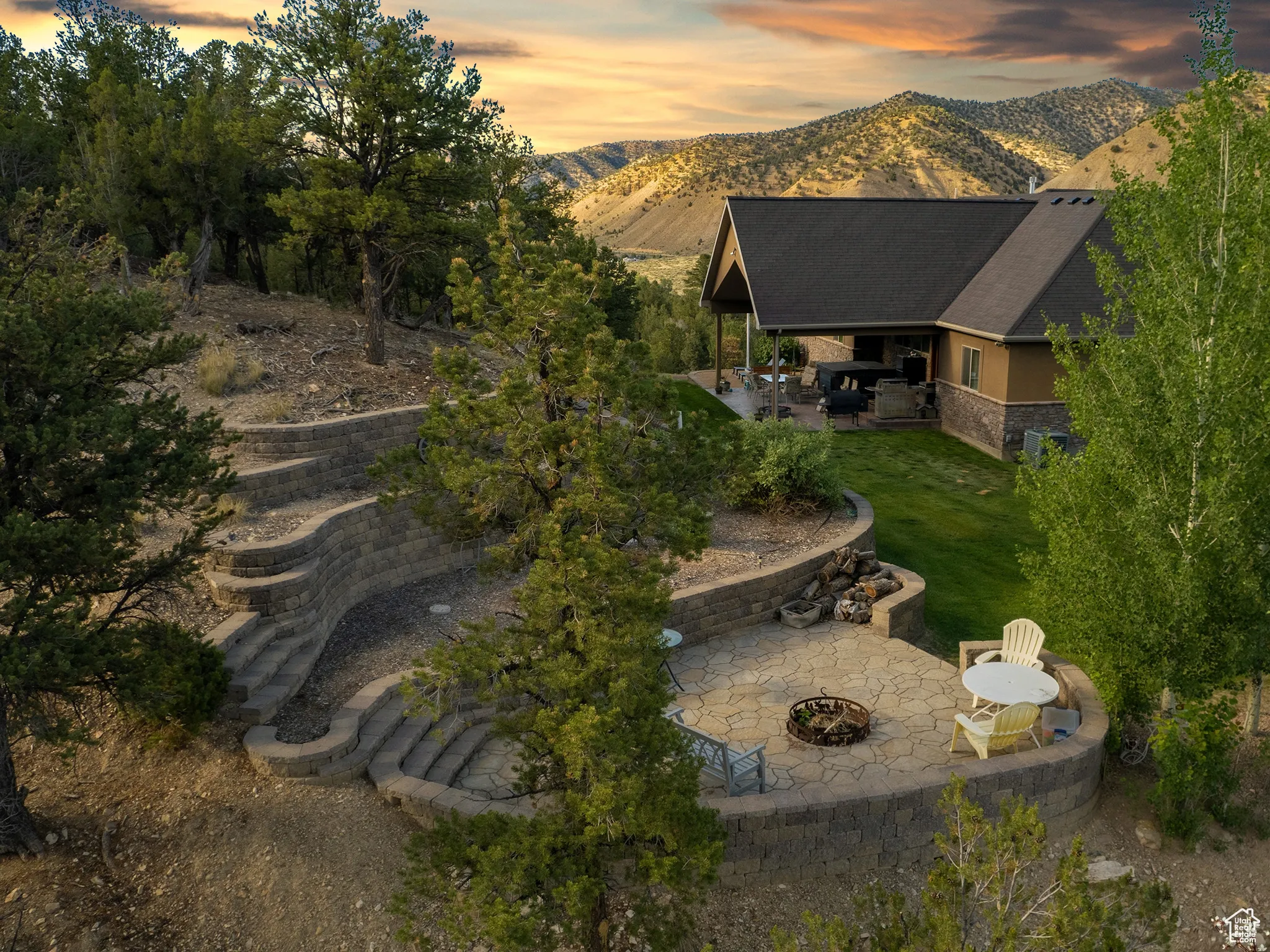Nestled in the heart of Utah’s high country, this property offers a rare combination of natural beauty, luxurious comfort, and year-round accessibility. Surrounded by multiple serene lakes and bordered by open skies and rugged hillsides.