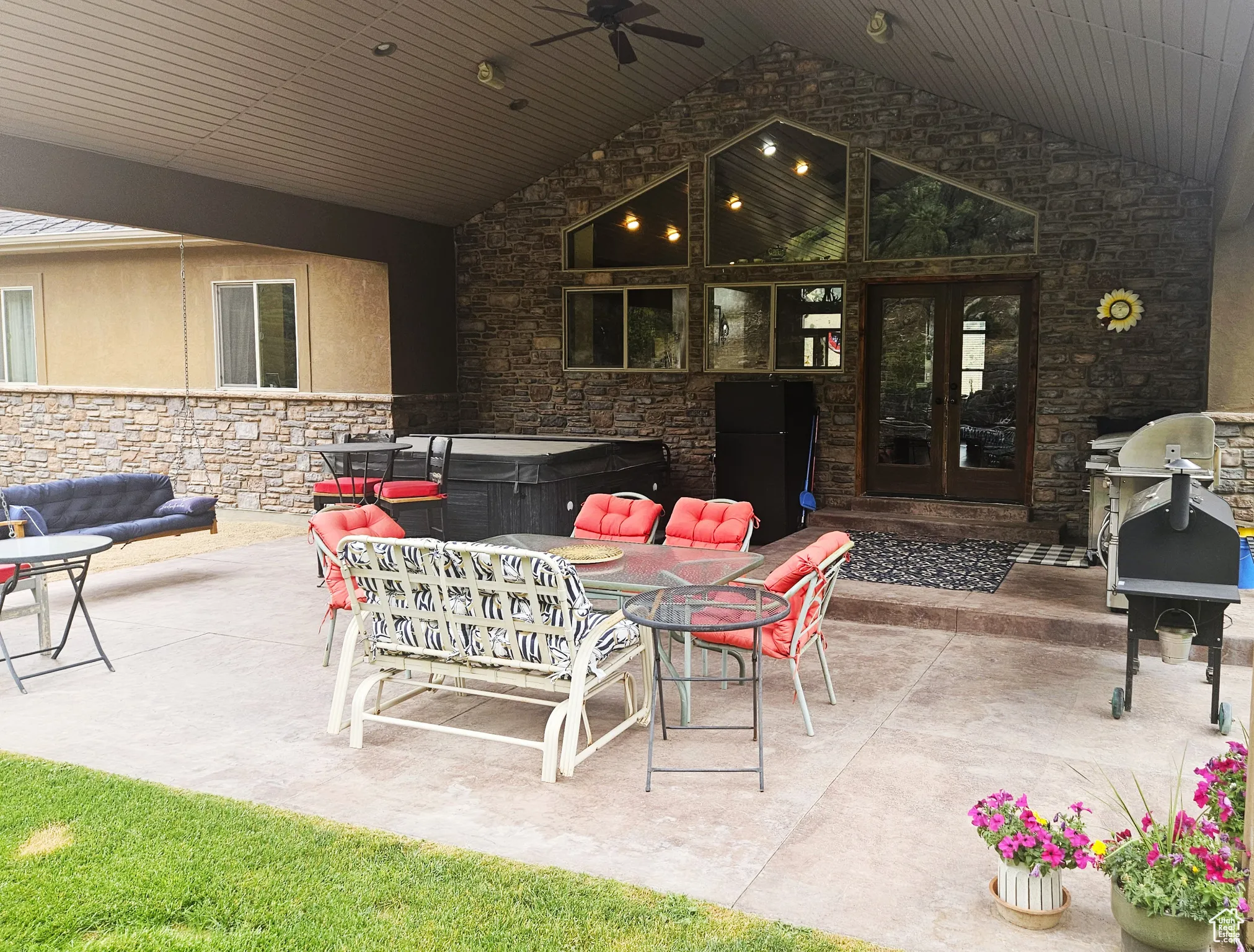 Whether you're sipping coffee or cocoa on the deck as the sun rises over the valley, or watching the stars appear over the still lakes below, every moment here feels like a retreat.