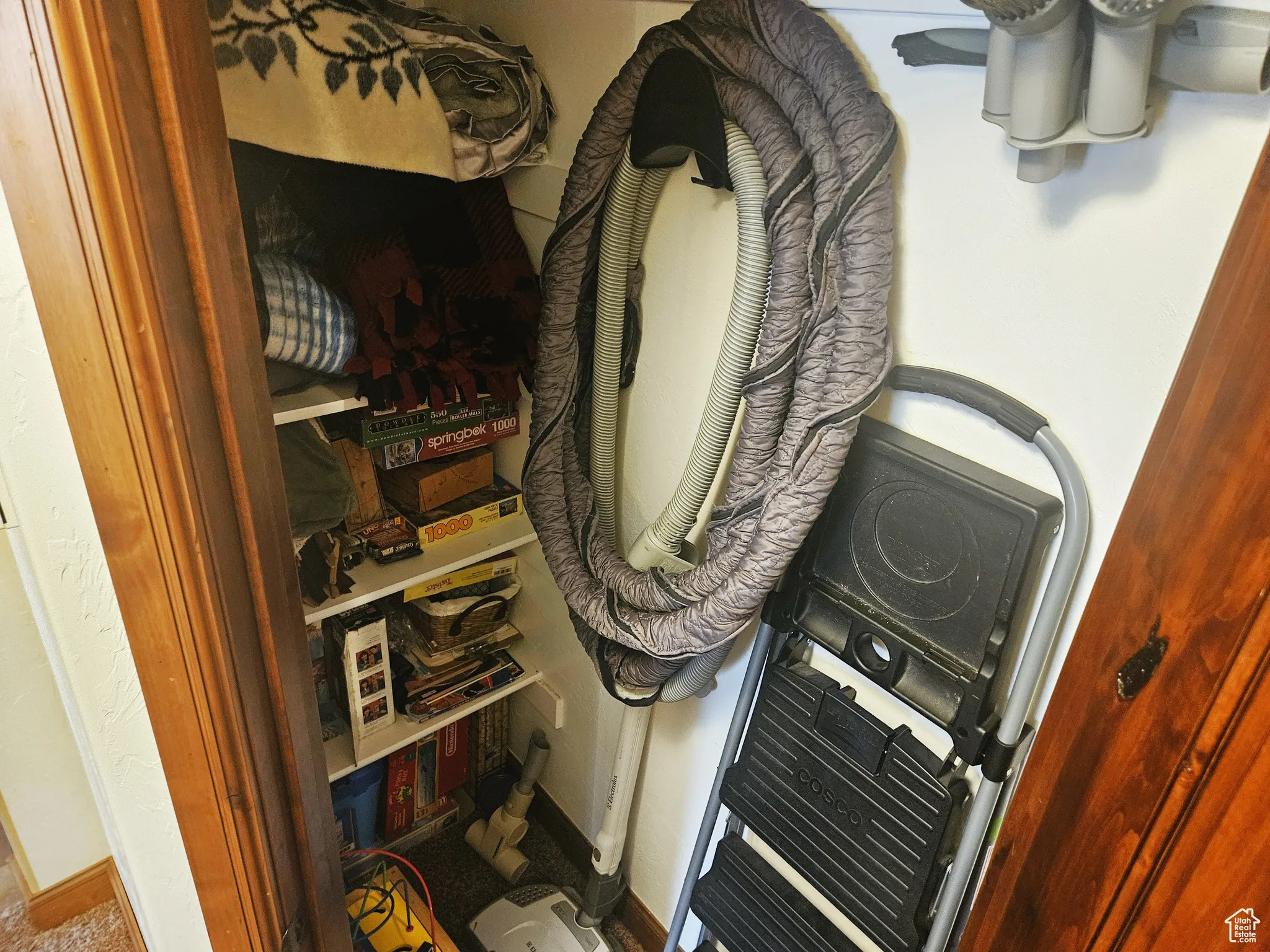 Master Bedroom: Walk-In Closet