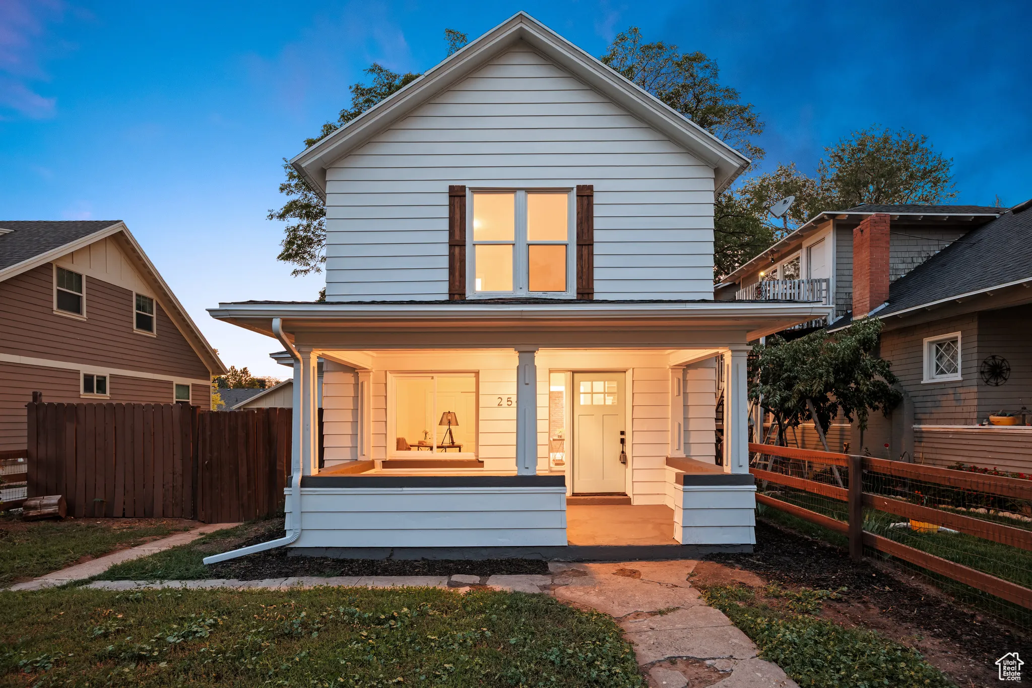 View of front of house featuring a porch