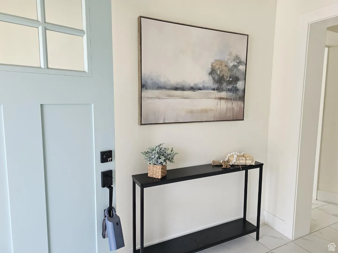 Detailed view of baseboards