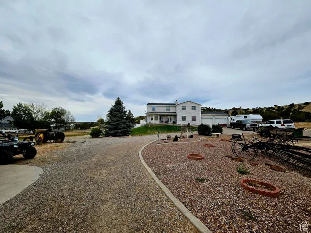 View of dirt / gravel driveway