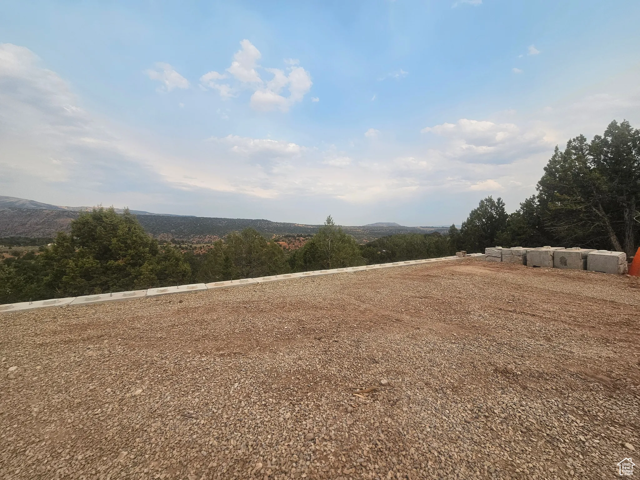 AMAZING VIEWS!! Nice flat spot with retaining wall!
