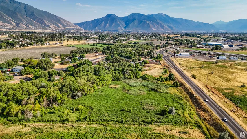 Bird's eye view of a mountain backdrop