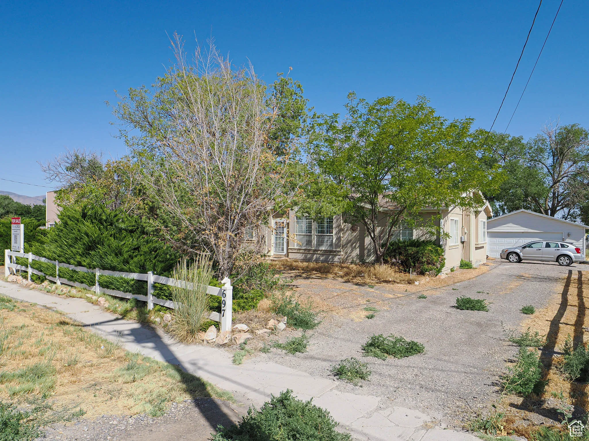 View of obstructed view of property