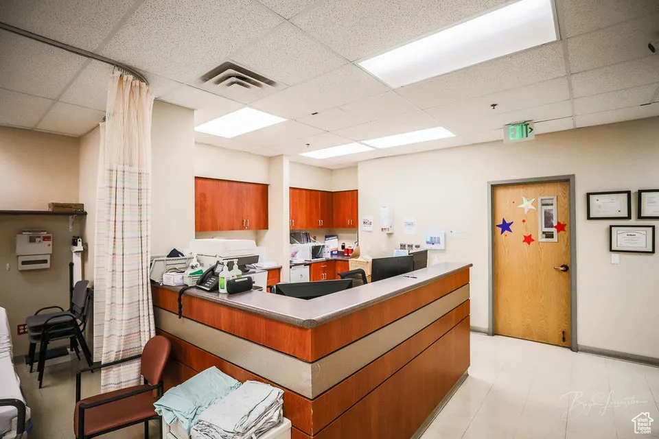 Reception with a drop ceiling