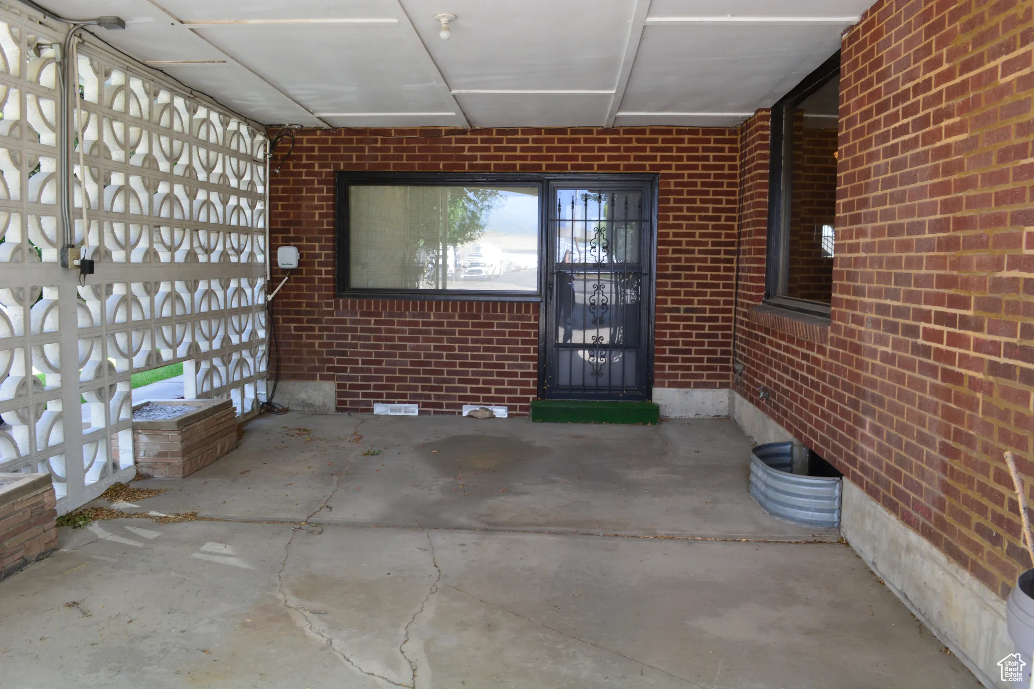 COVERED CARPORT