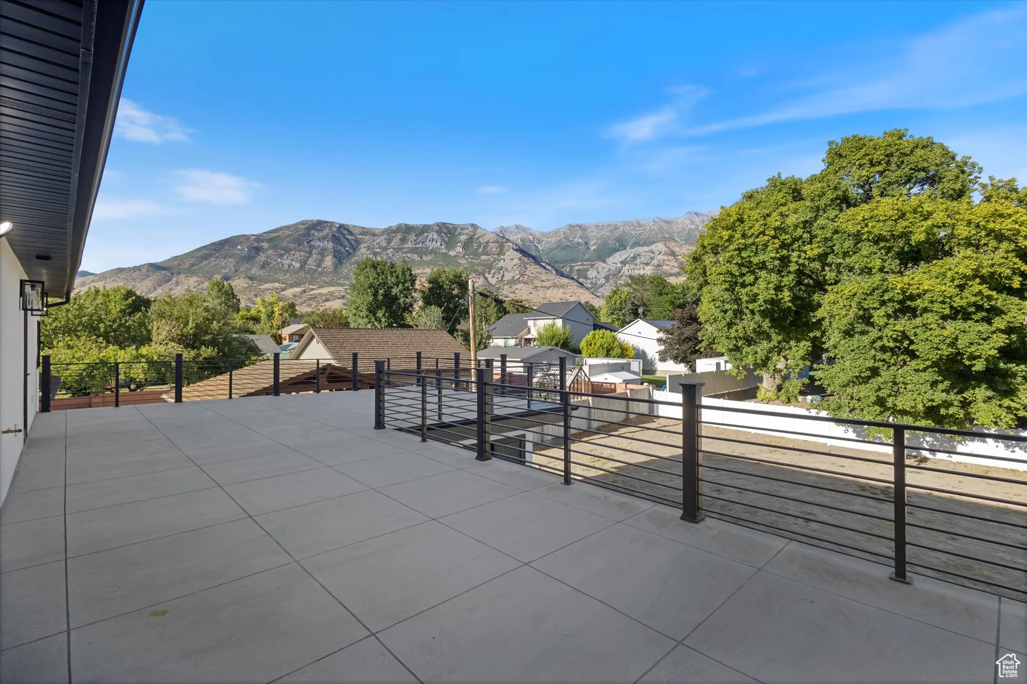View of home's community with a mountain view