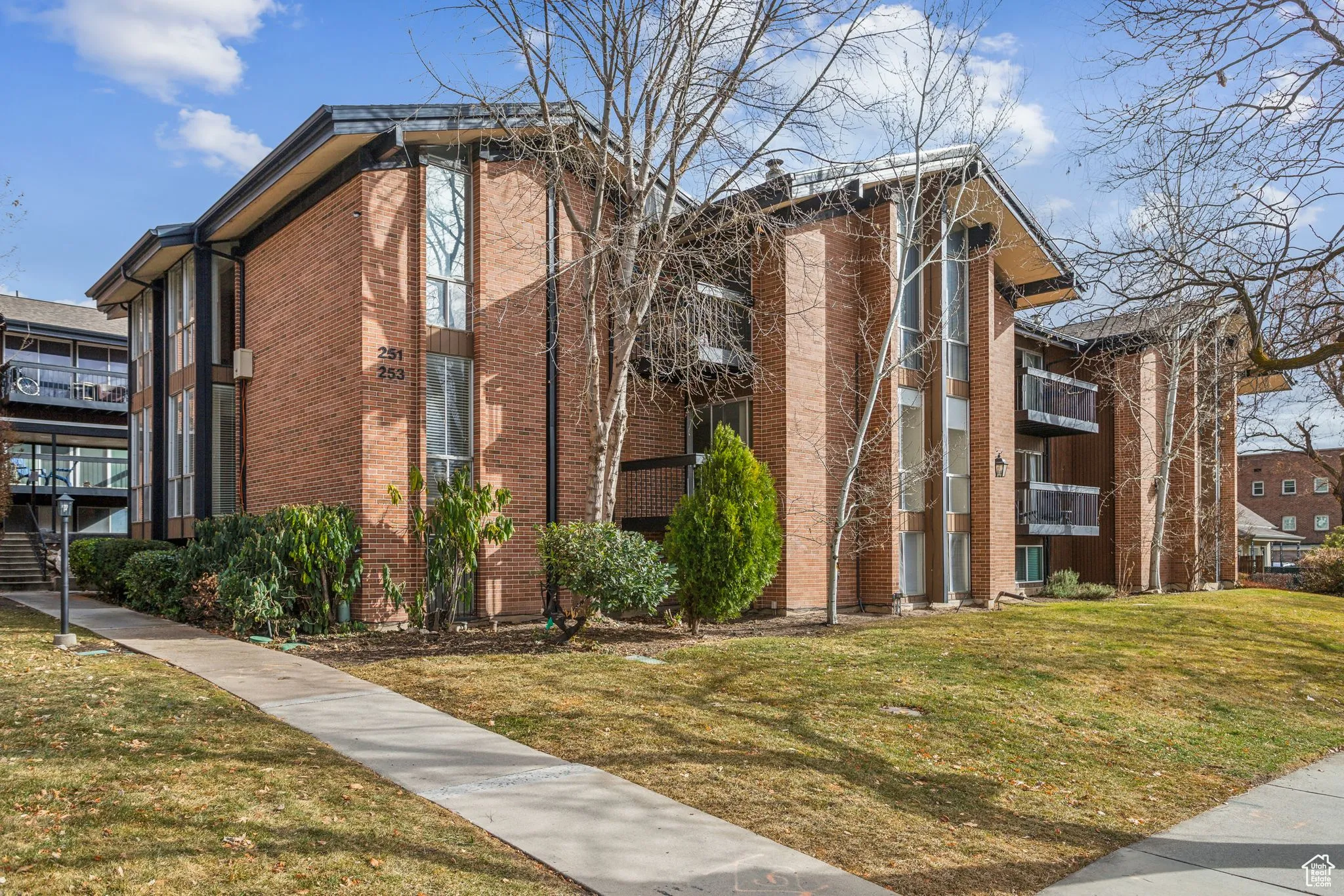 View of apartment building / complex