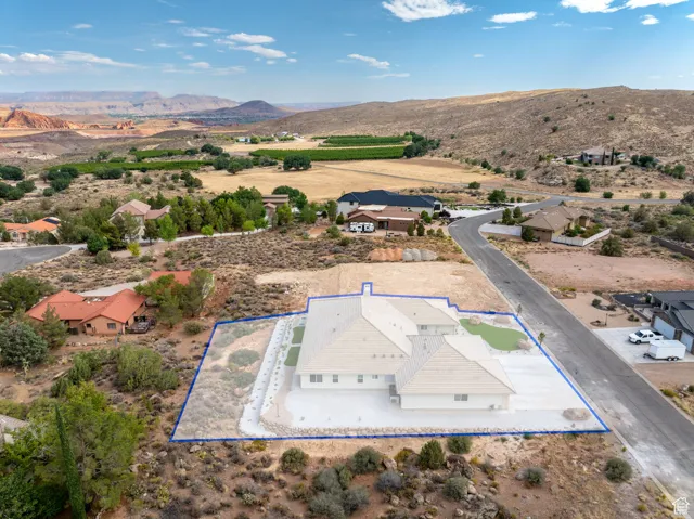 View of property location with property boundaries highlighted and mountains