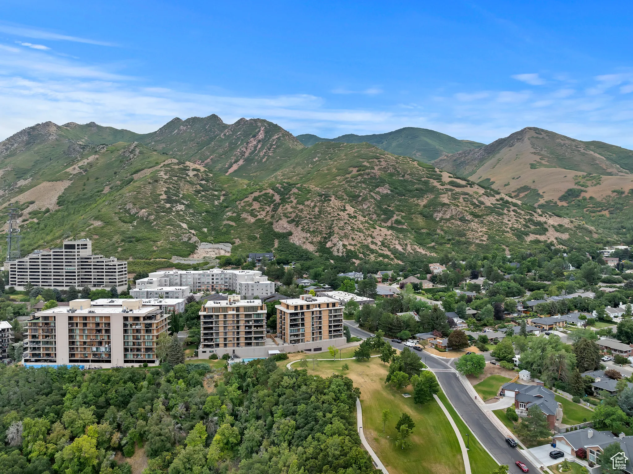 View of property location featuring a mountainous background