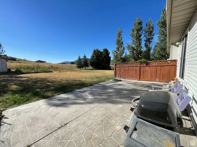 View of patio / terrace with area for grilling