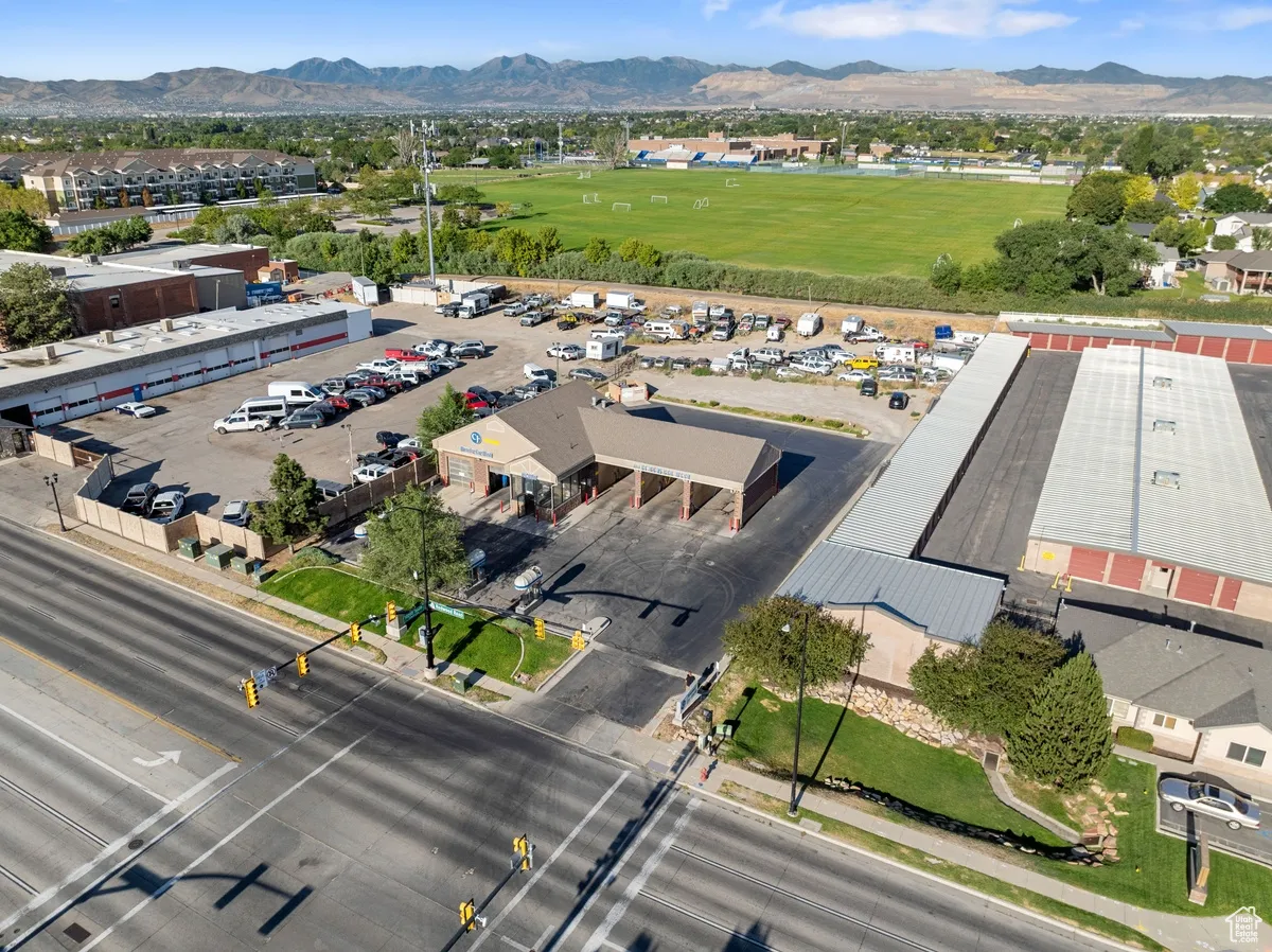 Bird's eye view of a mountain backdrop