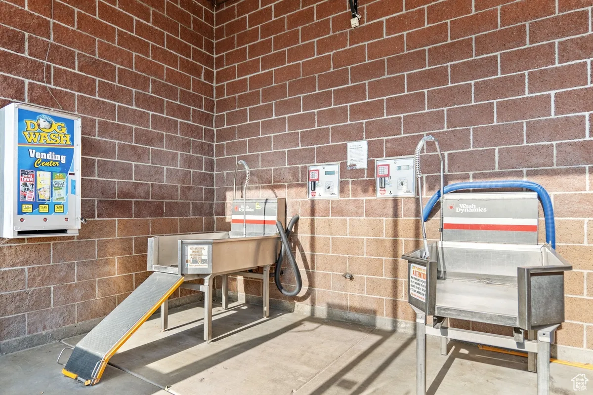 Exterior view of pet washing area