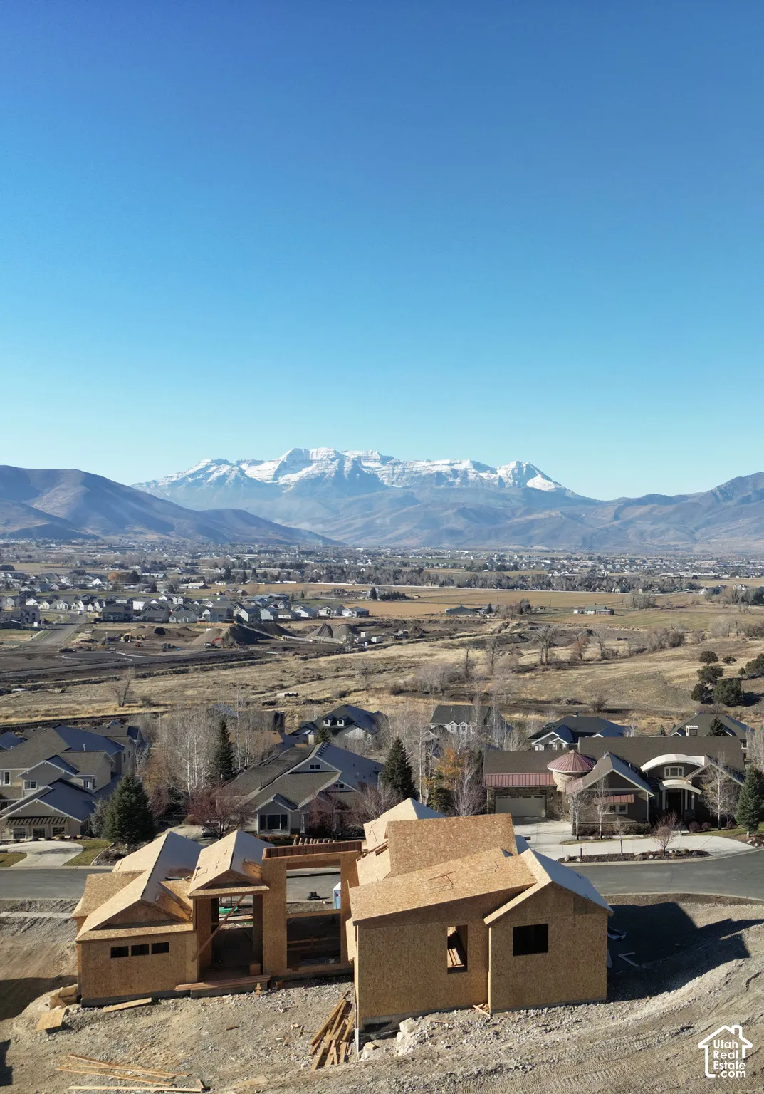View of mountain background with nearby suburban area