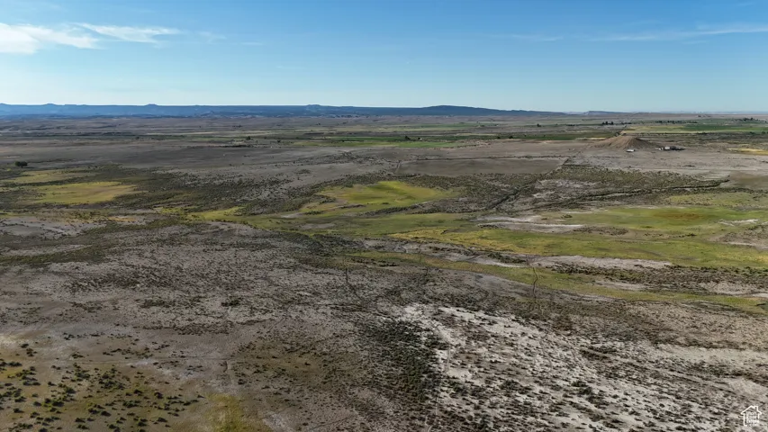 Bird's eye view of a mountainous background