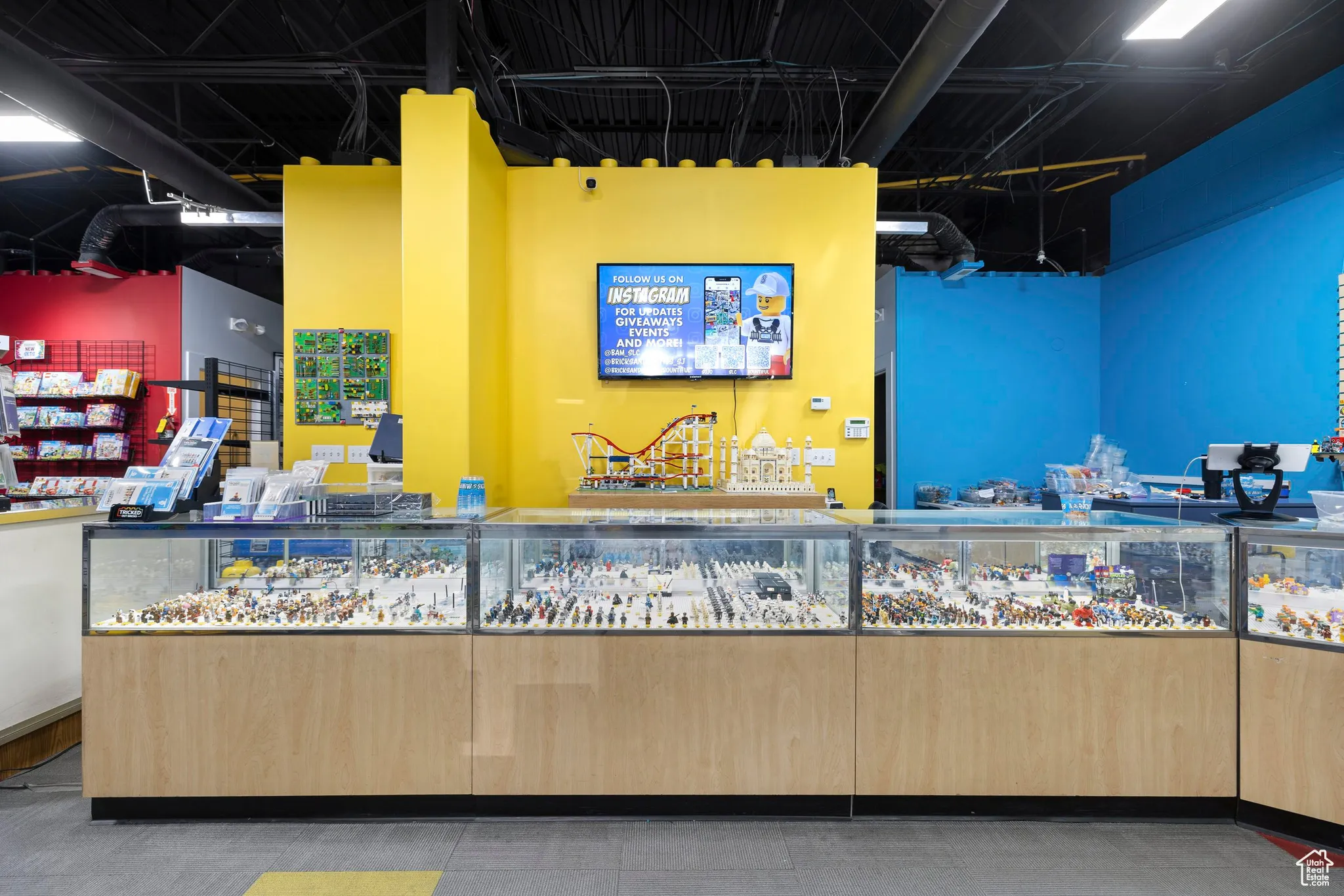 Bar area with light brown cabinetry
