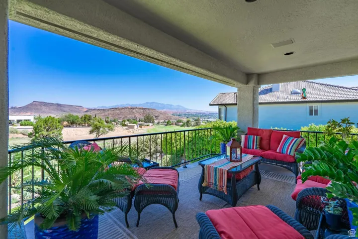 Balcony with outdoor lounge area and a mountain view