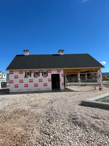 Pool/ Clubhouse