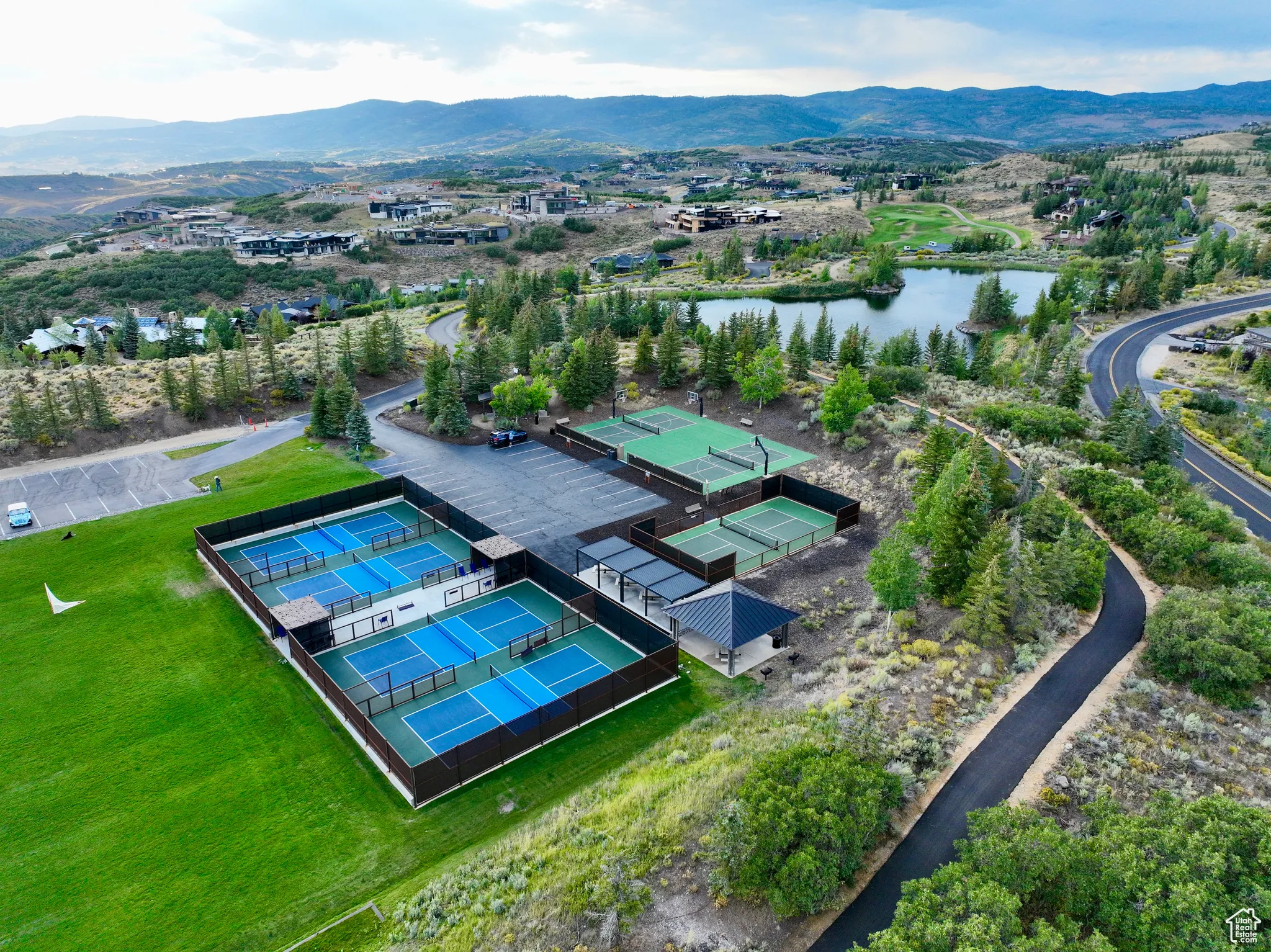 Bird's eye view of a water and mountain view