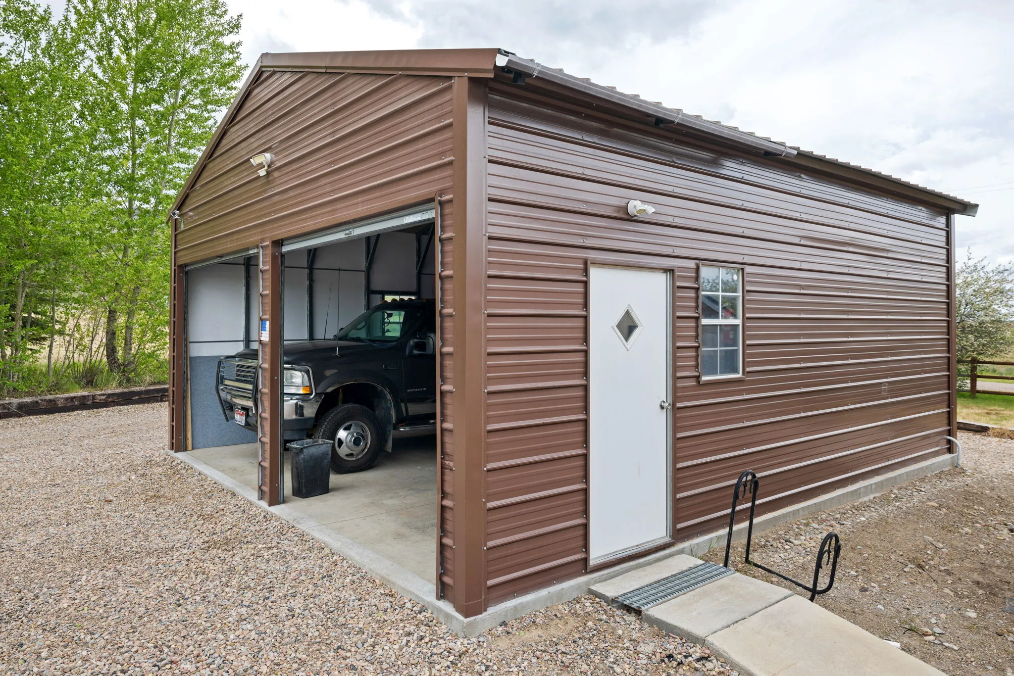Outdoor structure