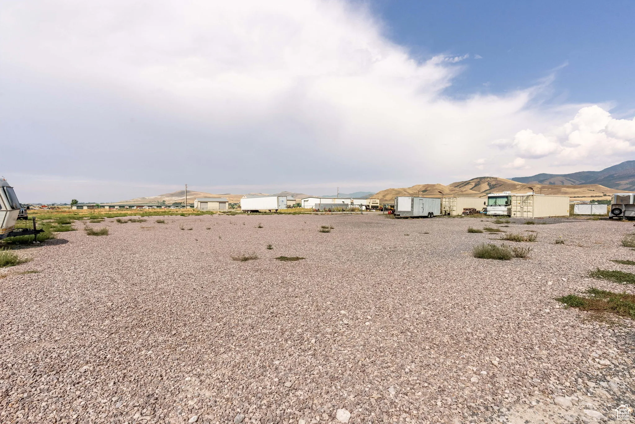View of yard featuring a mountain view