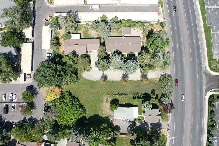 Aerial view of property and surrounding area
