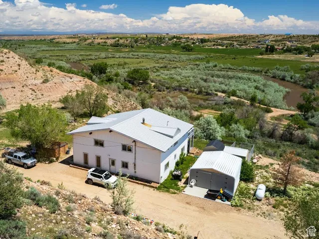 Aerial view of property and surrounding area