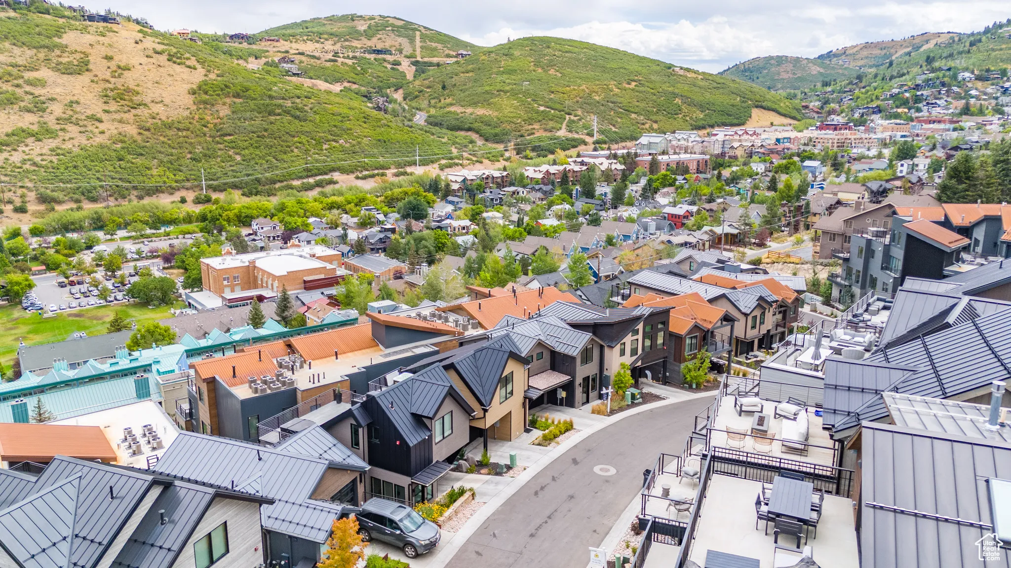 Additionally, one can easily walk or bus to Main Street.