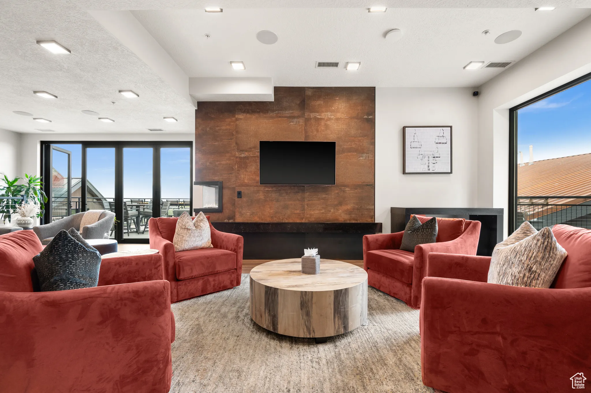 Relax in the lounge and enjoy the apré while watching T.V.