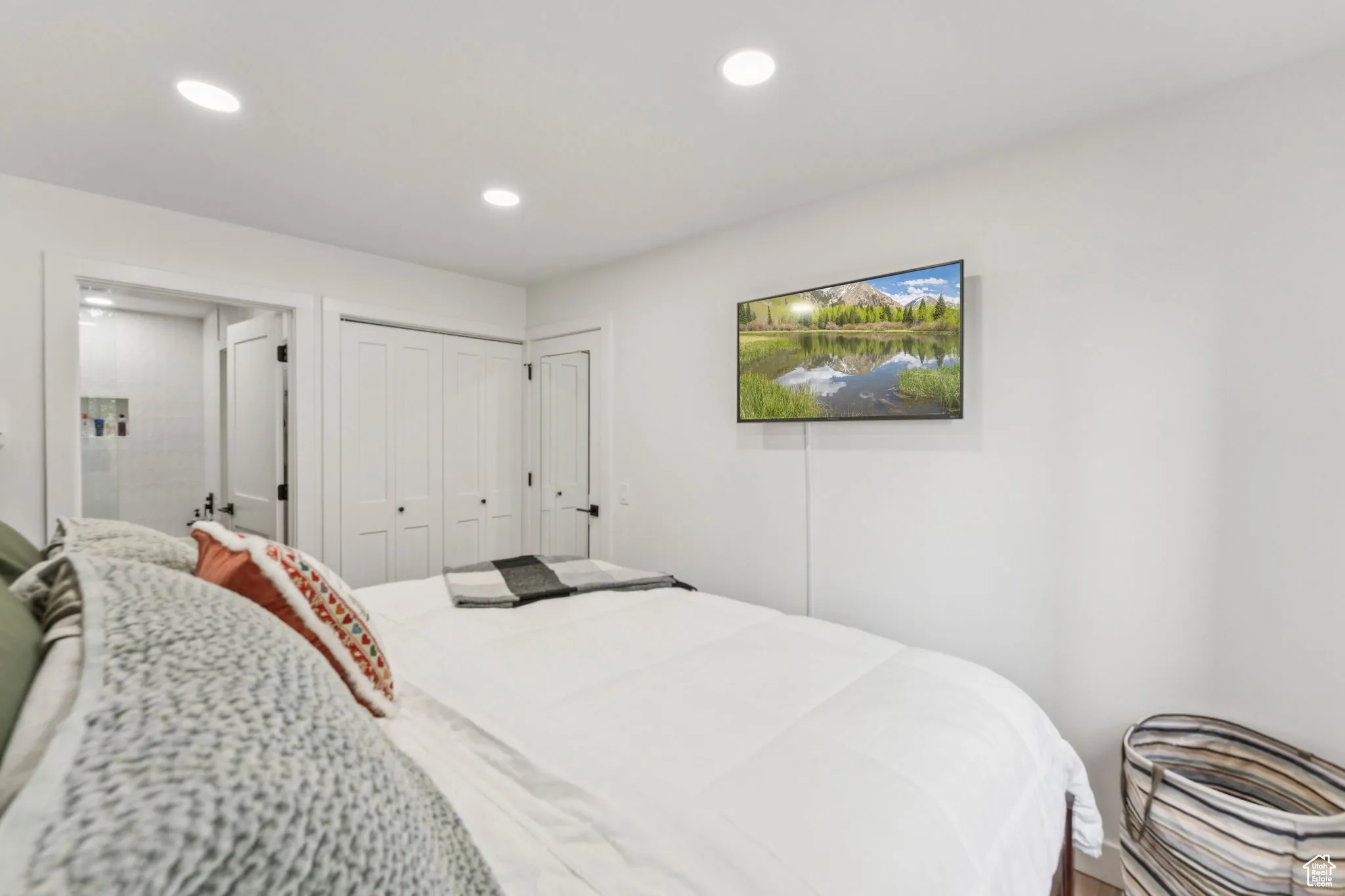 Bedroom featuring recessed lighting