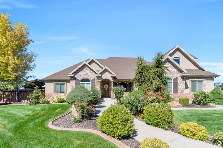 Craftsman house with stone siding and stucco siding