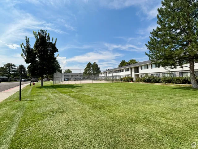View of home's community