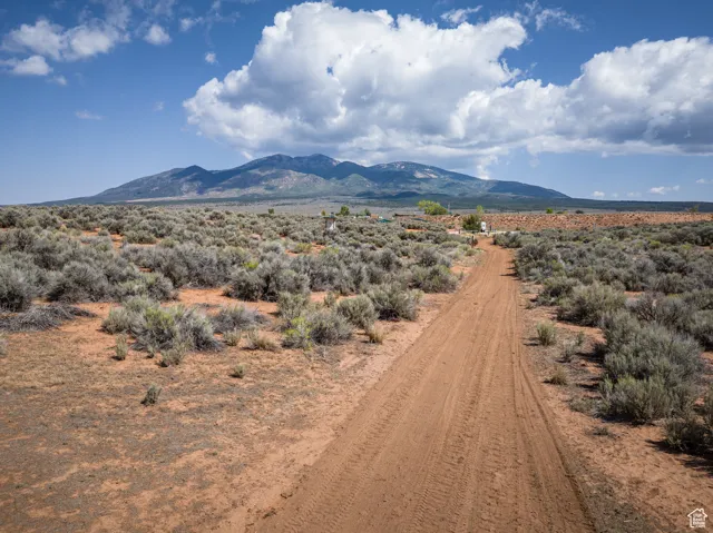 112 S Cottontail Ave, La Sal, Utah 84530