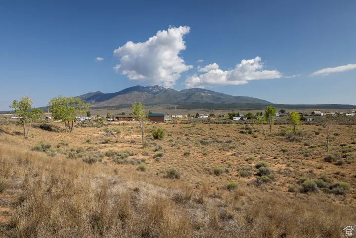 112 S Cottontail Ave, La Sal, Utah 84530