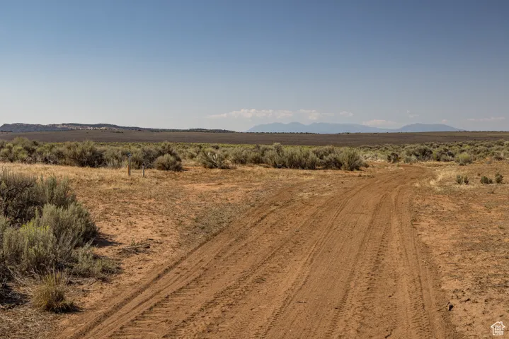 112 S Cottontail Ave, La Sal, Utah 84530