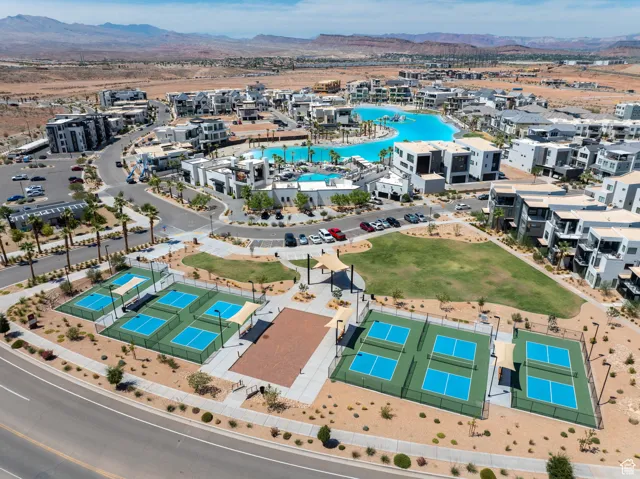 Bird's eye view of pickleball courts