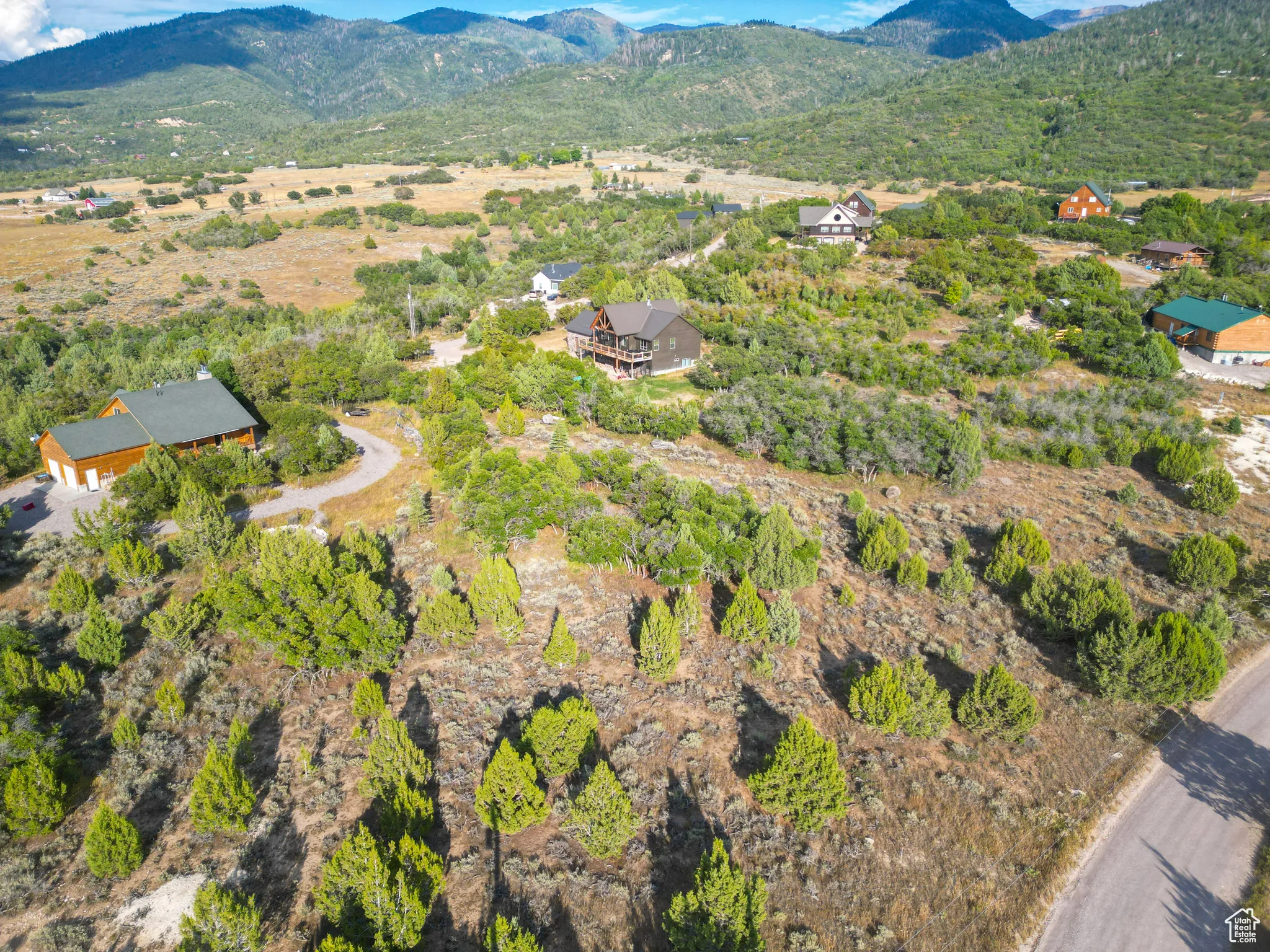View of property location featuring a mountain backdrop