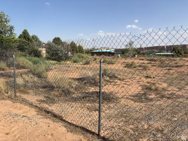 Fully fenced
