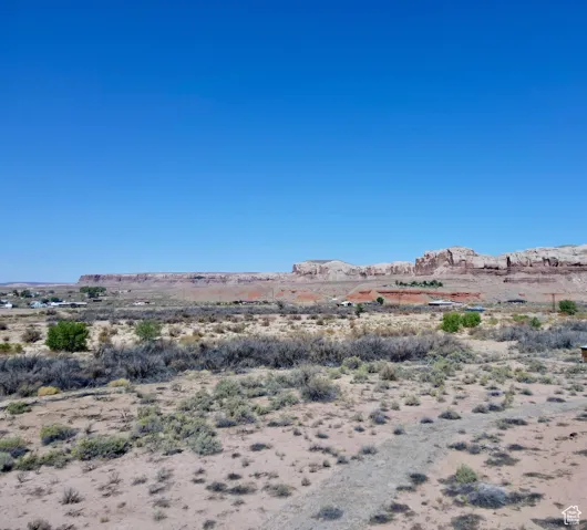 View of red rocks and Cottonwood wash