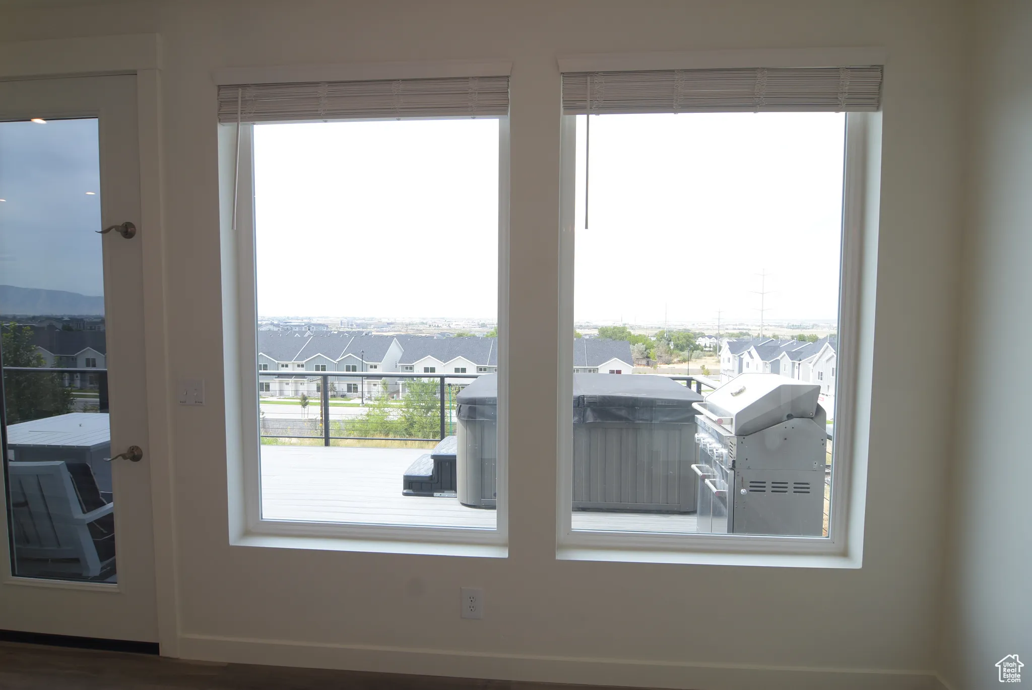 Wall of view windows