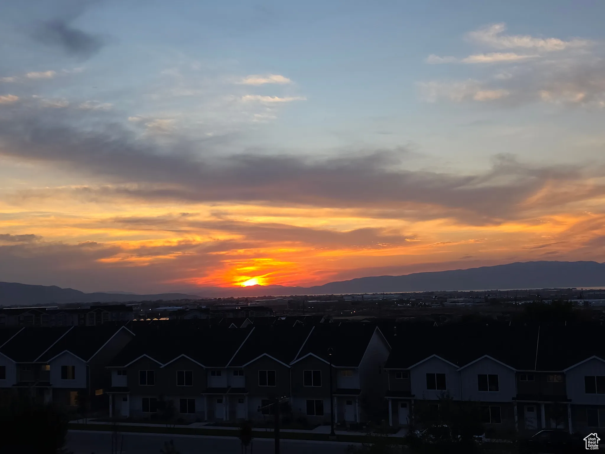 City view with nearby suburban area