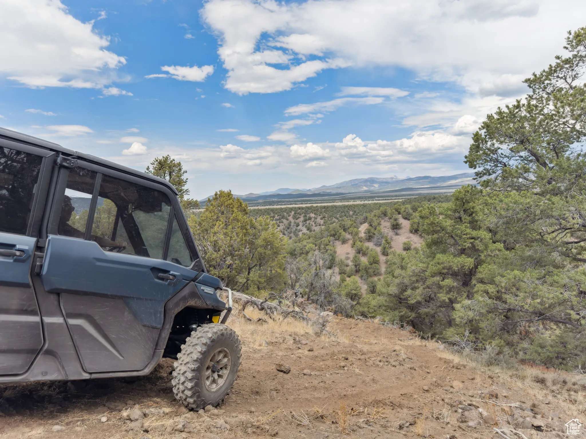 View of yard featuring a mountain view