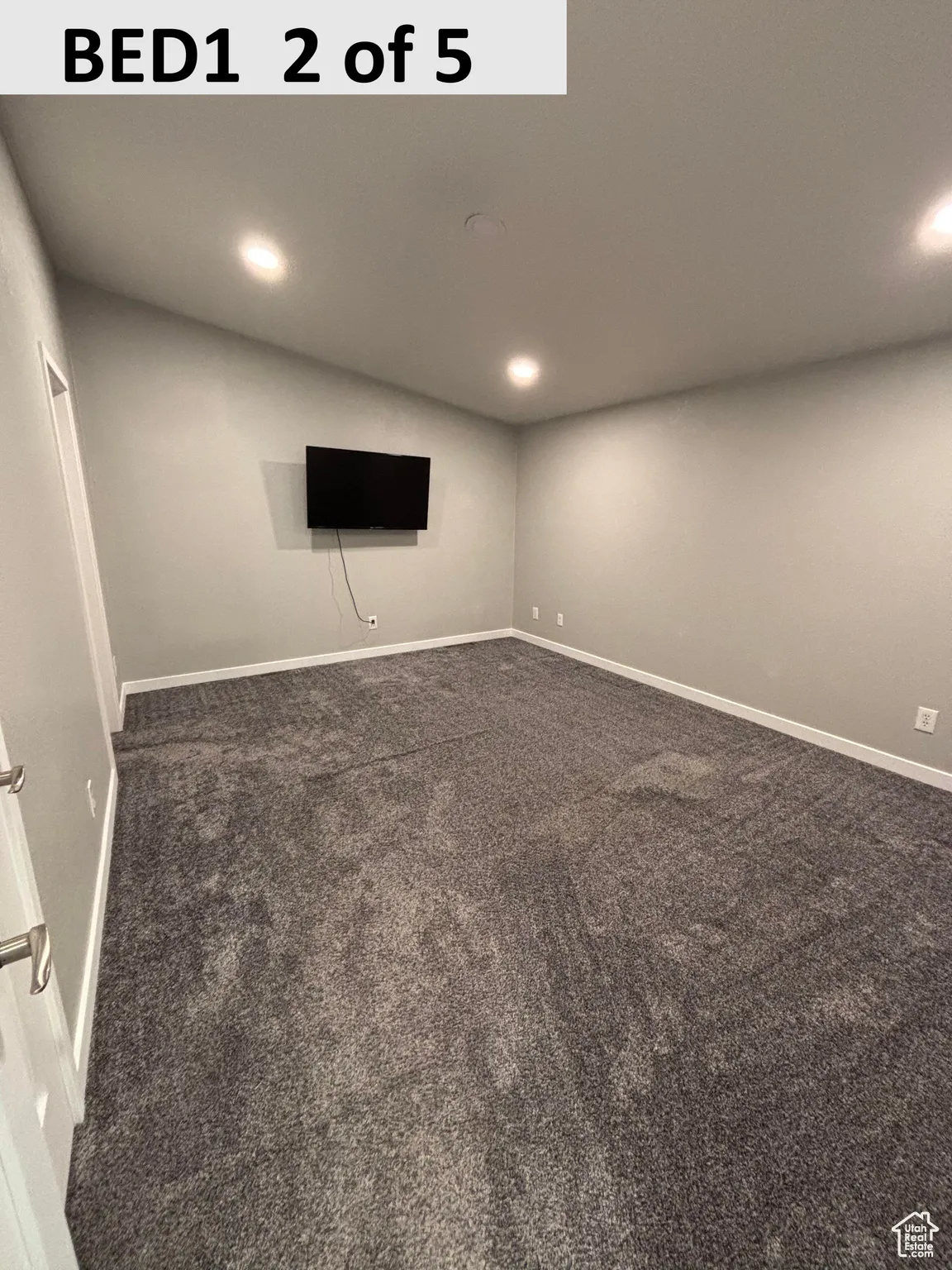 Master featuring carpet flooring and recessed lighting