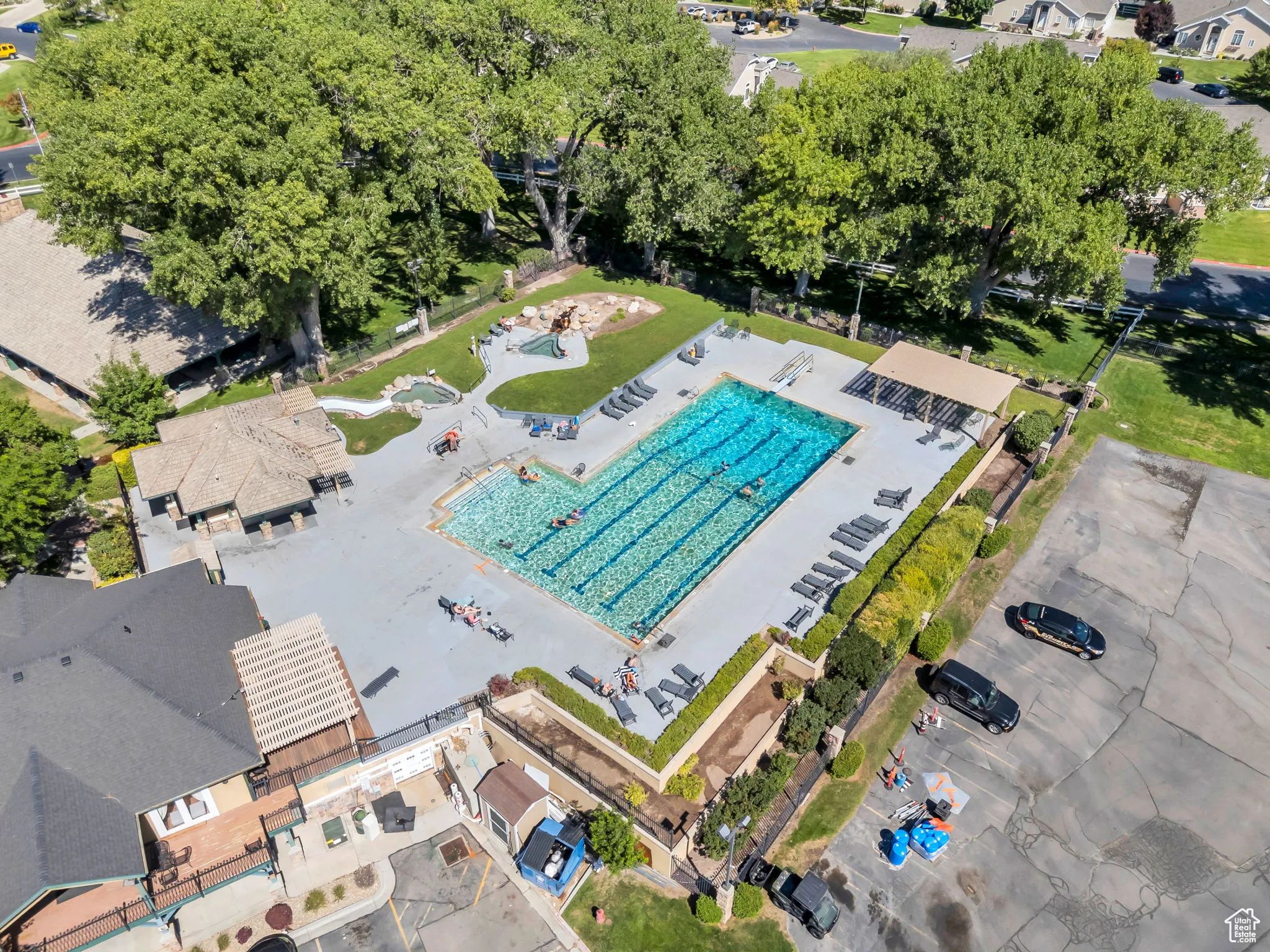 Community pool