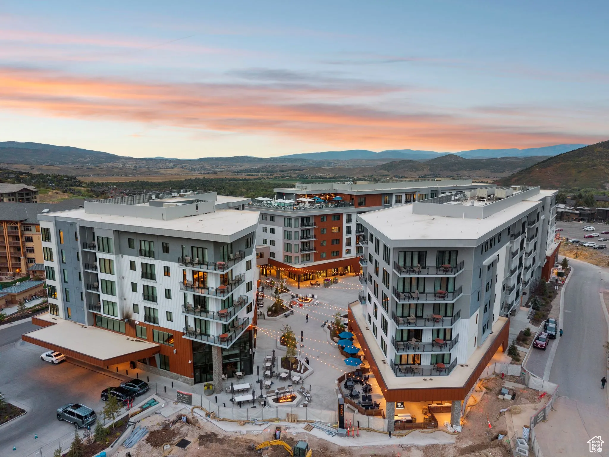 View of city featuring a mountainous background