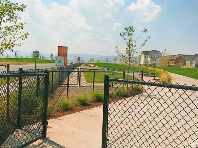 5263 W Reventon Rd #401, South Jordan, Utah 84009