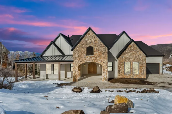 Spectacular mountain living.