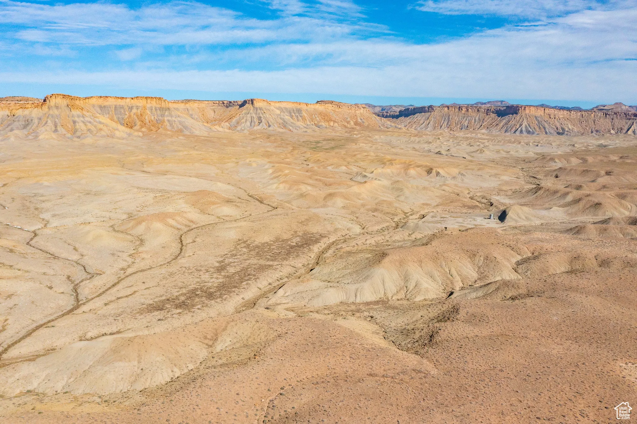 Mountain view with a desert landscape